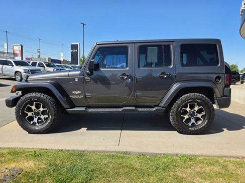 Used 2014 Jeep Wrangler Unlimited Sahara w/ Max Tow Package AWD/4WD image 8