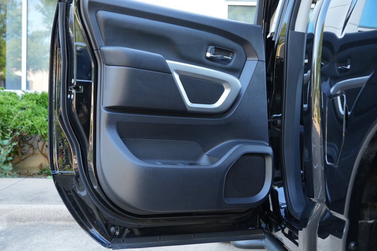 Used 2021 Nissan Titan SV w/ SV Convenience Package RWD image 37