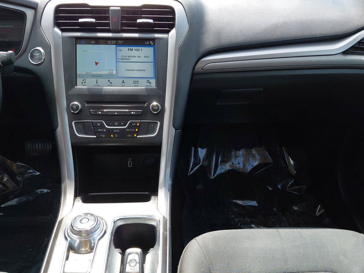 Used 2018 Ford Fusion SE w/ Fusion SE Technology Package FWD image 39