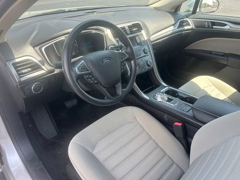 Used 2018 Ford Fusion S FWD image 25