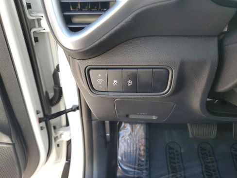 Certified 2025 Kia Soul LX image 26