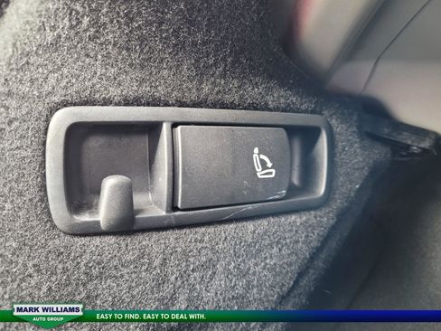 Used 2013 Volkswagen Beetle TDI image 30