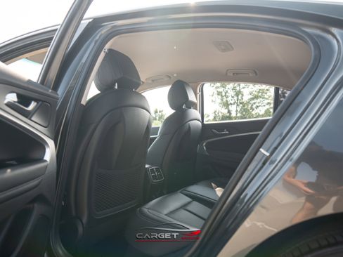 Used 2022 Genesis G70 2.0T image 17