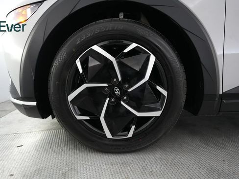 Used 2024 Hyundai Ioniq 5 SEL RWD image 19