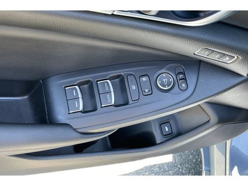 Used 2022 Honda Accord Touring image 11