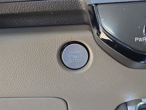 New 2026 Kia Carnival EX image 28