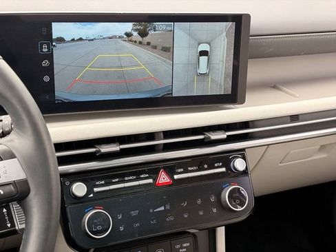 Used 2025 Hyundai Tucson Limited AWD/4WD image 17