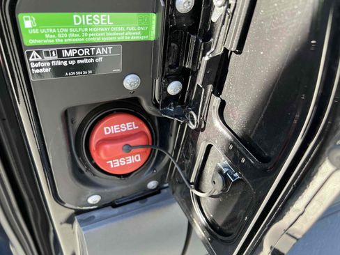 Used 2023 Mercedes-Benz Sprinter 2500 image 9