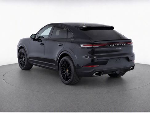 Certified 2024 Porsche Cayenne Coupe AWD/4WD image 3