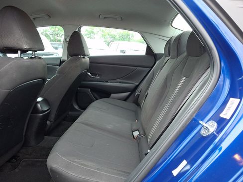 Used 2021 Hyundai Elantra SEL FWD image 10