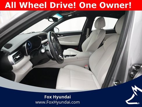 Used 2024 Genesis G70 2.5T image 7