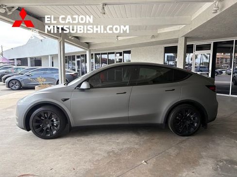 Used 2022 Tesla Model Y Long Range AWD/4WD image 7