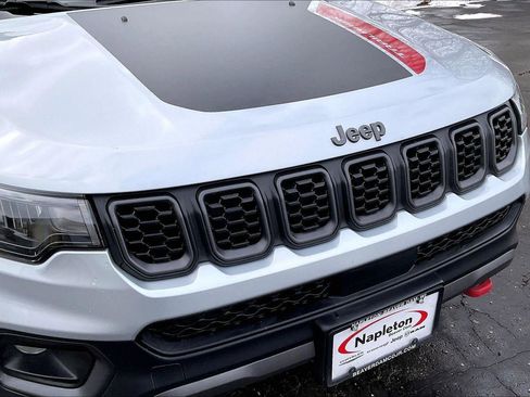 Used 2024 Jeep Compass Trailhawk image 28