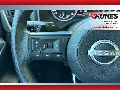 Used 2024 Nissan Rogue S FWD image 14