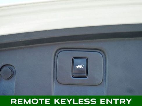 Used 2024 Nissan Murano SL image 9