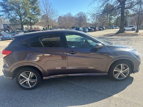 Used 2019 Honda HR-V Touring image 7