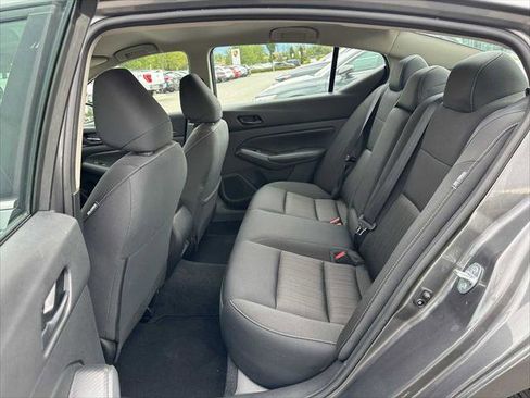 Used 2024 Nissan Altima 2.5 SV image 16