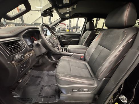 Used 2024 Nissan Titan PRO-4X w/ Pro-4x Utility Package image 17