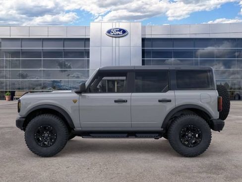 New 2026 Ford Bronco Badlands w/ Sasquatch Package AWD/4WD image 3