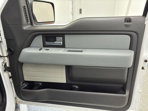 Used 2013 Ford F150 XLT w/ XLT Chrome Pkg image 39