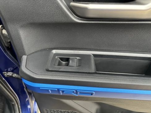 Used 2024 Toyota Tacoma TRD Off-Road image 27