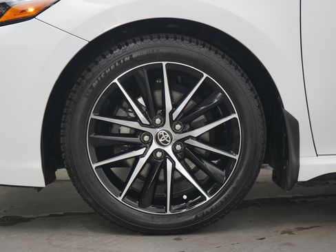 Used 2022 Toyota Camry SE FWD image 26