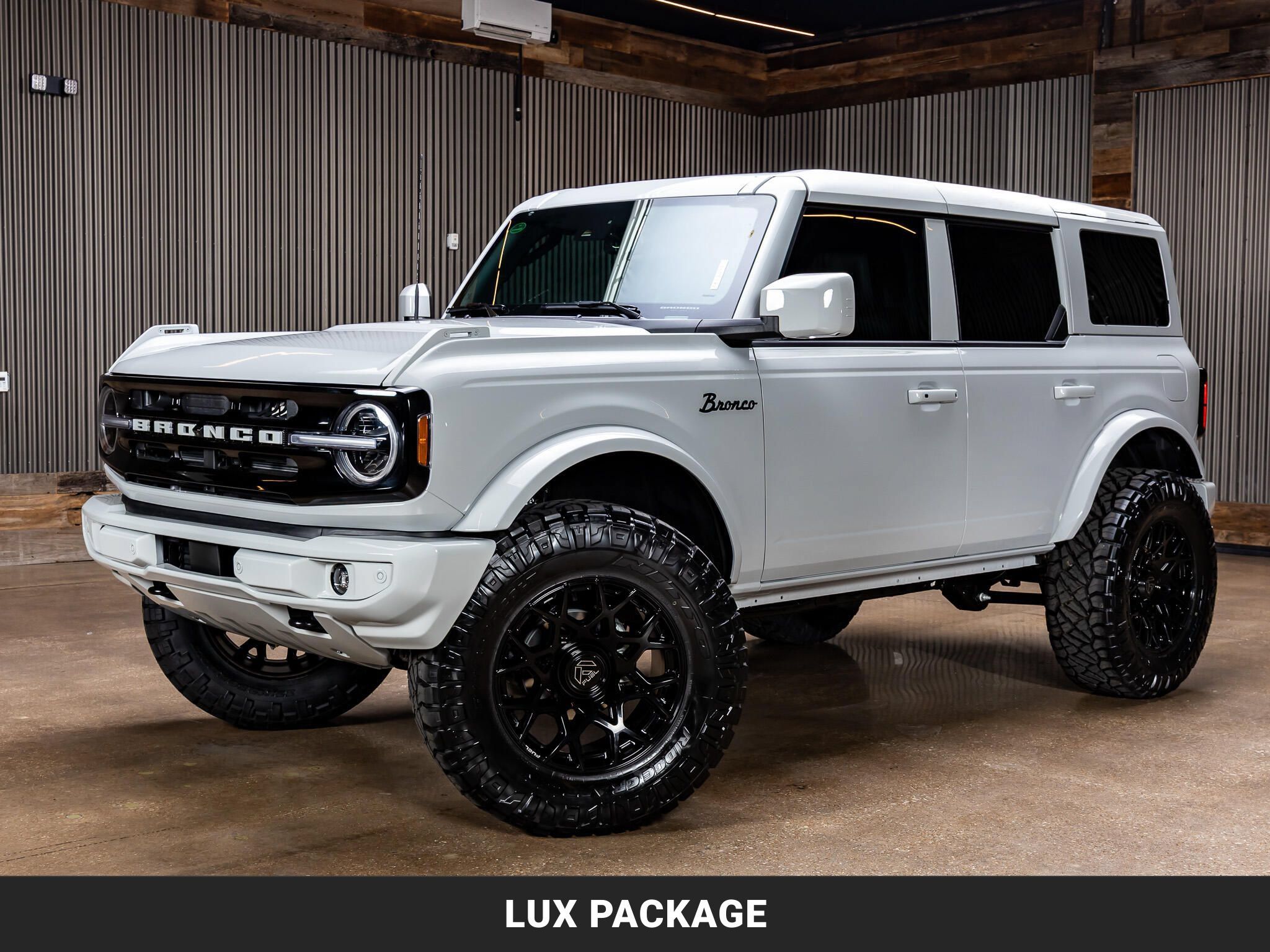 Used 2026 Ford Bronco Outer Banks AWD/4WD image 5