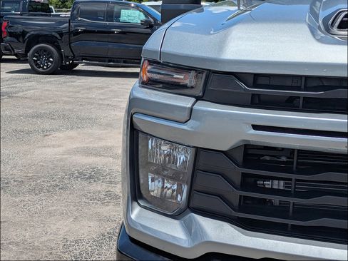 New 2026 Chevrolet Silverado 2500 Custom w/ Custom Value Package AWD/4WD image 10