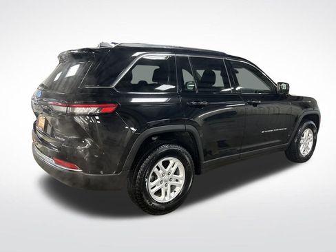 Certified 2023 Jeep Grand Cherokee Laredo w/ Luxury Tech Group I image 5