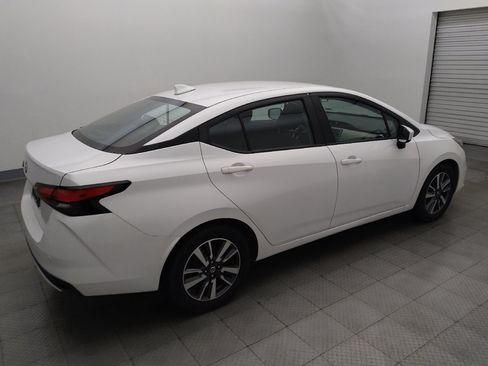 Used 2022 Nissan Versa SV FWD image 10
