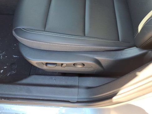 Used 2025 Buick Envision Preferred AWD/4WD image 17