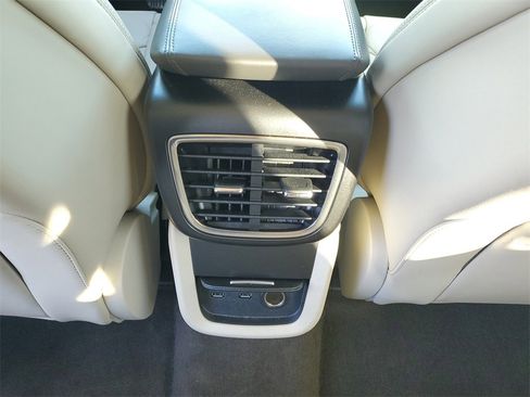 Used 2019 Lincoln Nautilus Select image 13