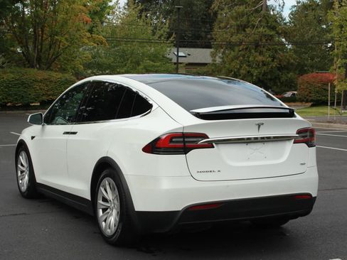 Used 2017 Tesla Model X 90D AWD/4WD image 5