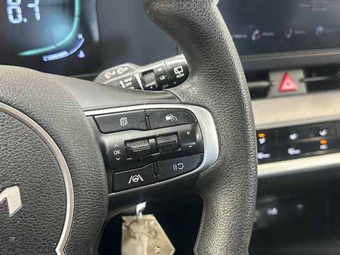 Used 2023 Kia Sportage LX FWD image 27