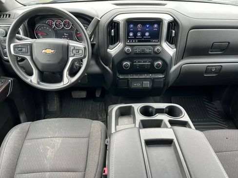 Used 2020 Chevrolet Silverado 1500 LT AWD/4WD image 3
