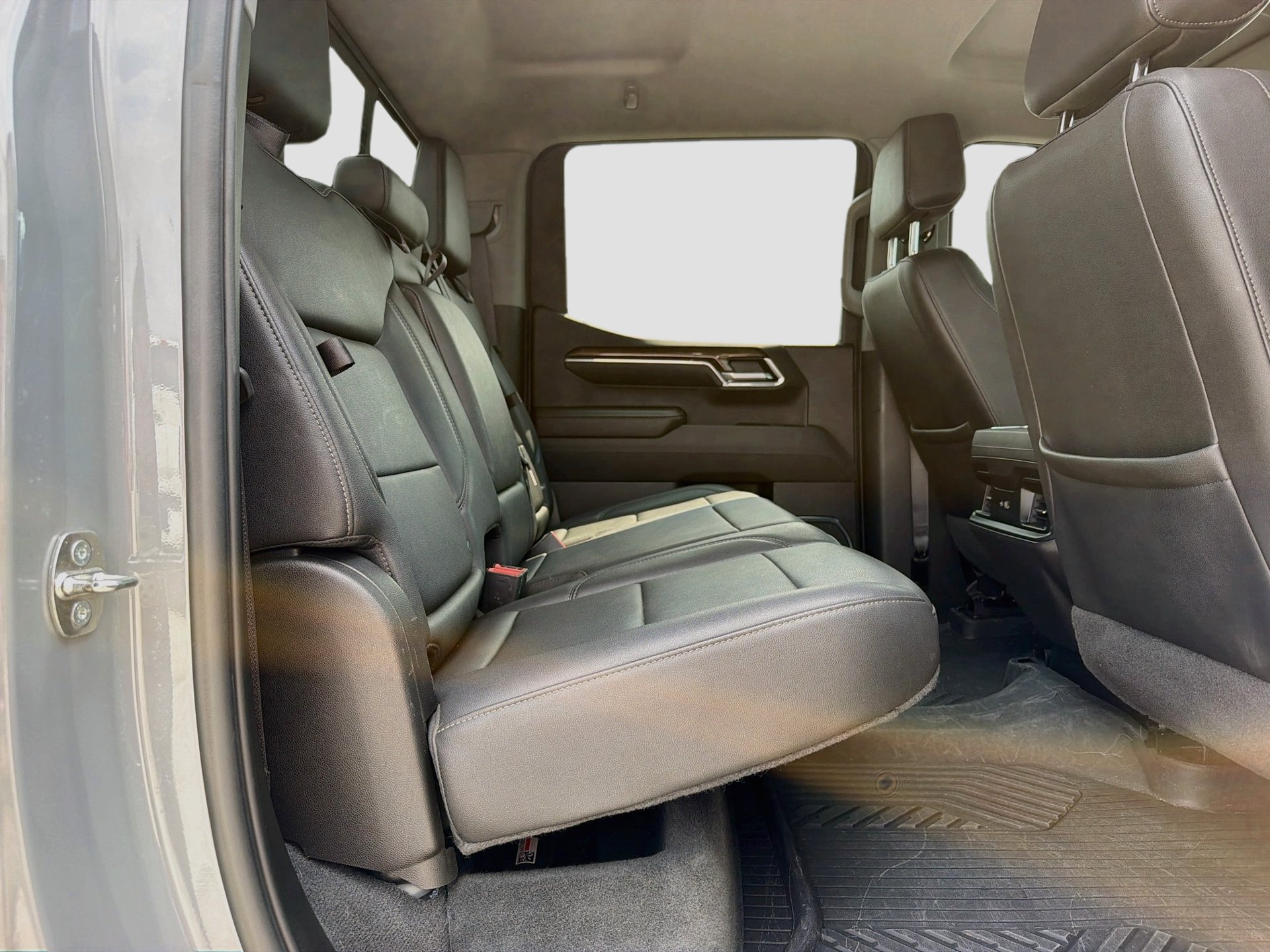 Used 2024 Chevrolet Silverado 1500 LT Trail Boss w/ Convenience Package II AWD/4WD image 30