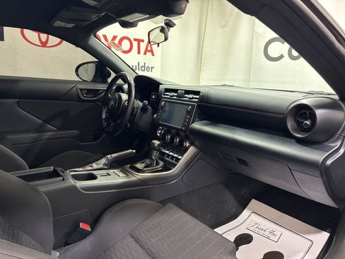Used 2023 Toyota GR86 w/ ALL Weather Mat Package (TMS) RWD image 11