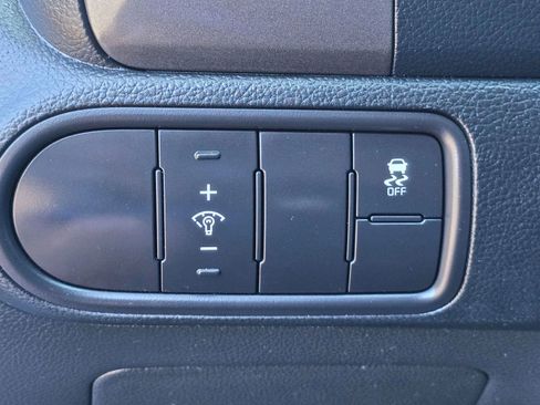 Used 2018 Kia Forte LX w/ LX Rear Camera Package image 16