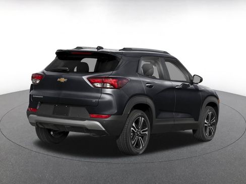 Used 2025 Chevrolet TrailBlazer LT FWD image 2