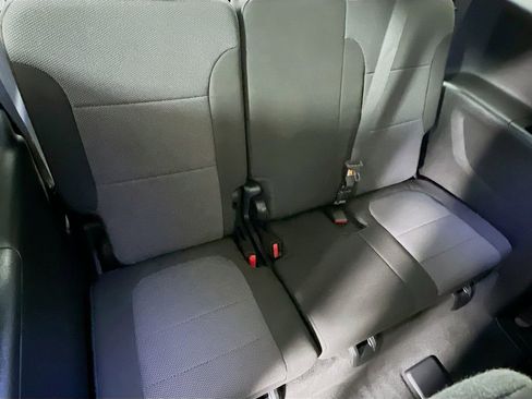 Used 2023 Chevrolet Traverse LT FWD image 26