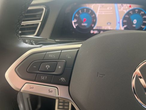 New 2026 Volkswagen Atlas Cross Sport SEL R-Line AWD/4WD image 17