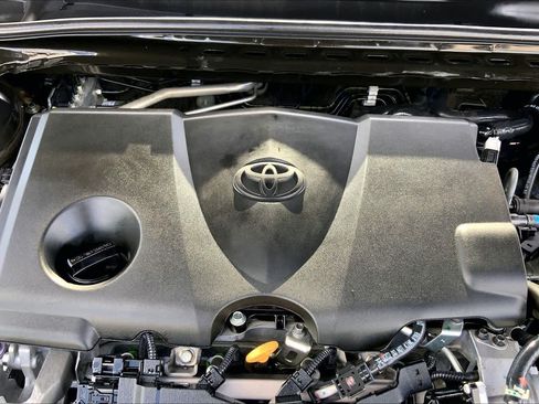 Used 2022 Toyota Camry XSE FWD image 32
