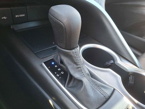 Used 2021 Toyota Camry LE image 12