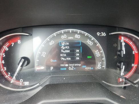 Used 2025 Toyota RAV4 XLE AWD/4WD image 14