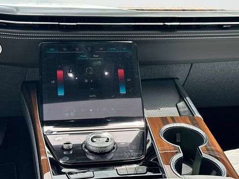New 2026 Cadillac Escalade Platinum Luxury AWD/4WD image 4