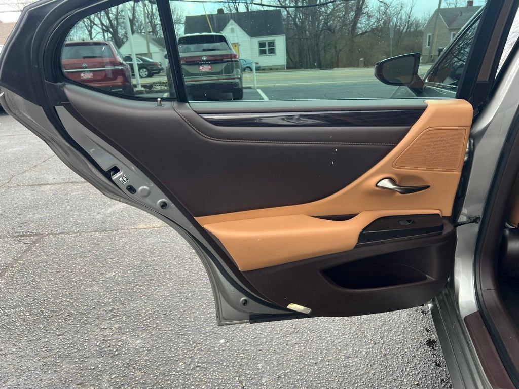 Used 2019 Lexus ES 350 w/ Premium Package FWD image 20