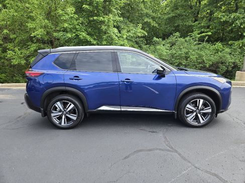 Used 2021 Nissan Rogue SL w/ Premium Package AWD/4WD image 2
