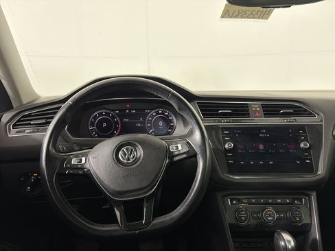 Used 2019 Volkswagen Tiguan SEL Premium image 19