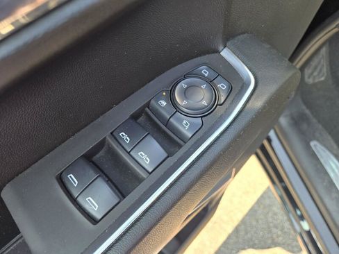 Used 2025 GMC Sierra 1500 SLT RWD image 21