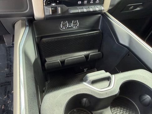 Used 2021 RAM 2500 Laramie w/ Chrome Appearance Group image 23